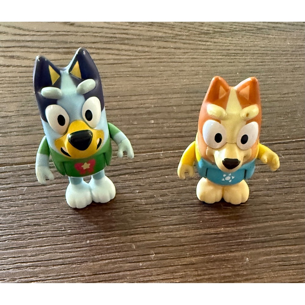 Bluey and Bingo Toy Figures Poseable Mini Action Figures Bluey Green Bingo Blue
